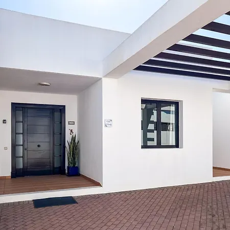 Casa Maddy - A Charming Location With Every Comfort * Playa Blanca